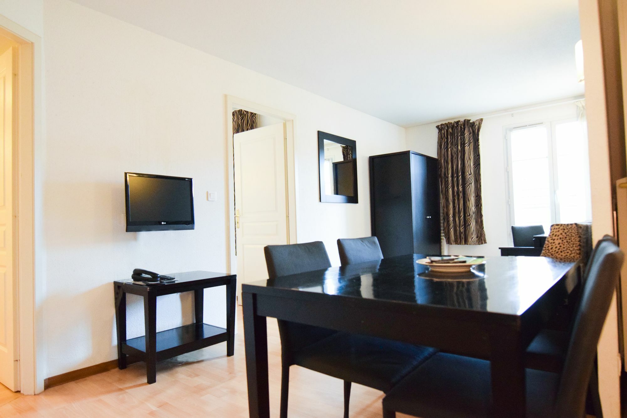 เรซิดโฮเทล มุลเฮาส์ ซ็องทร์ Aparthotel มูลูส ภายนอก รูปภาพ